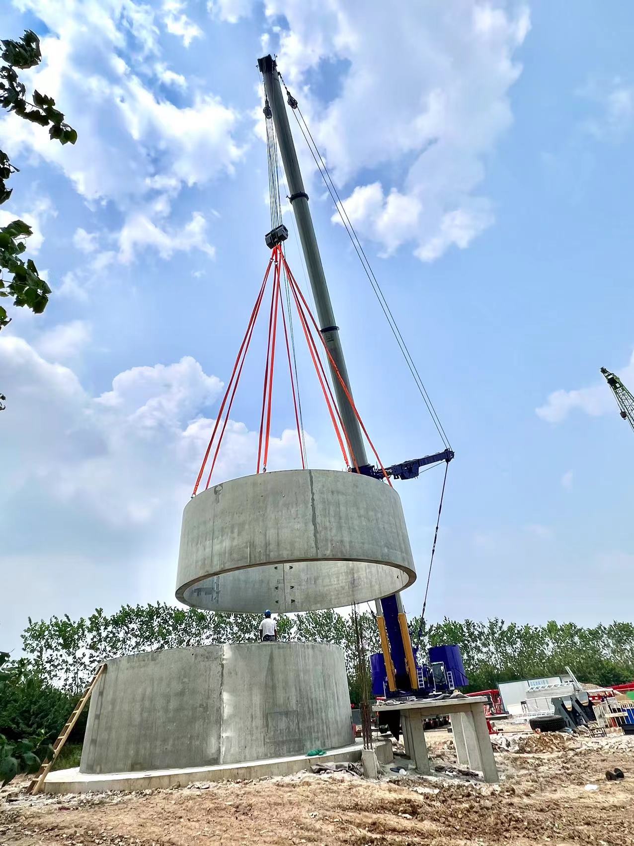 SAC9000C8-8 汽车式起重机施工照片