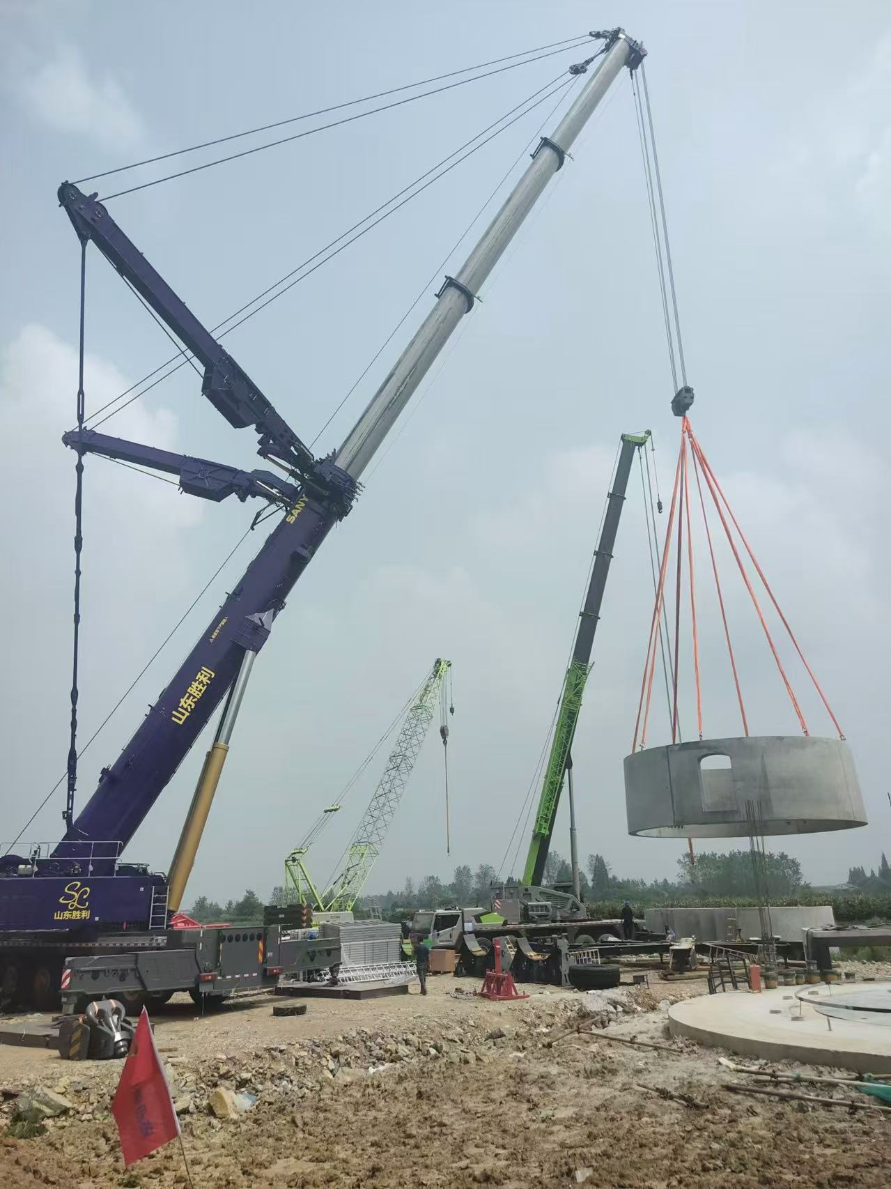 SAC9000C8-8 汽车式起重机施工照片